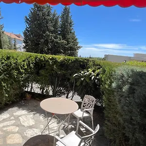  Appartement Avec Terrasse Et Parking A